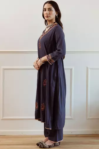 Women Ethnic Motifs Embroidered Panelled Thread Work Kurta with Trousers & With Dupatta