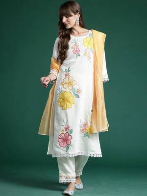 Women Floral Embroidered Thread Work Kurta with Trousers & With Dupatta 1