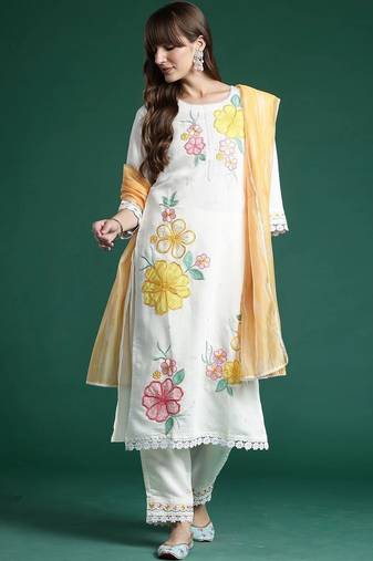 Women Floral Embroidered Thread Work Kurta with Trousers & With Dupatta