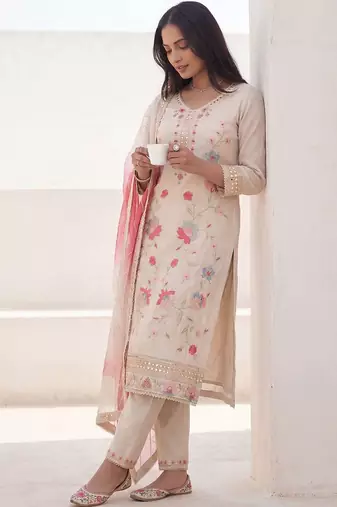 Women Floral Embroidered Mirror Work Kurta with Trousers & With Dupatta