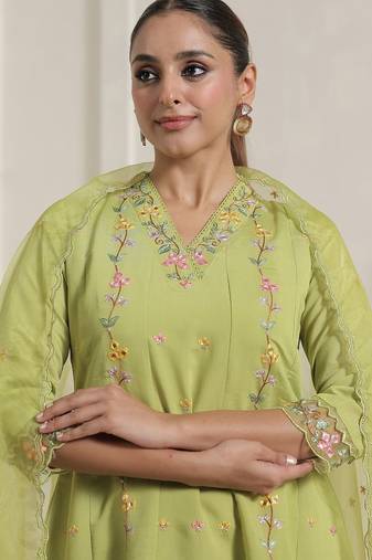 Floral Embroidered Thread Work Kurta With Trousers & Dupatta