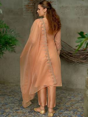 Women Floral Embroidered Sequinned Kurta With Trousers & Dupatta 3