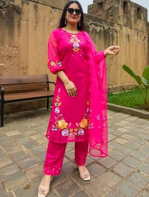 Ethnic Motifs Embroidered Round Neck Thread Work Kurta with Trousers & Dupatta 2