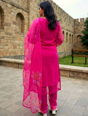 Ethnic Motifs Embroidered Round Neck Thread Work Kurta with Trousers & Dupatta 4