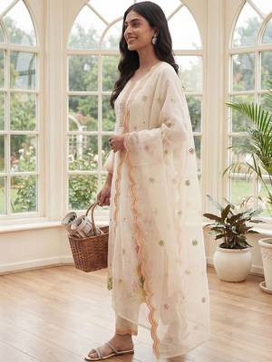 Women Floral Embroidered Thread Work Kurta with Trousers & With Dupatta 4
