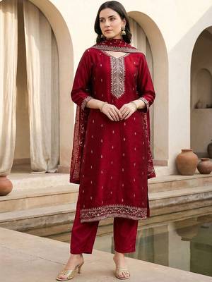 Women Ethnic Motifs Embroidered Thread Work Kurta with Trousers & With Dupatta 5