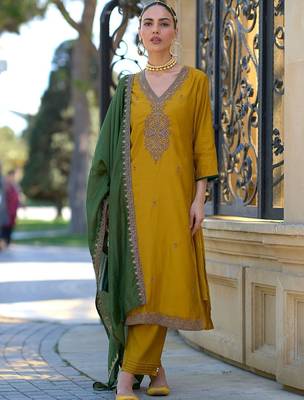 Women Ethnic Motifs Embroidered Thread Work Kurta with Trousers & With Dupatta 5