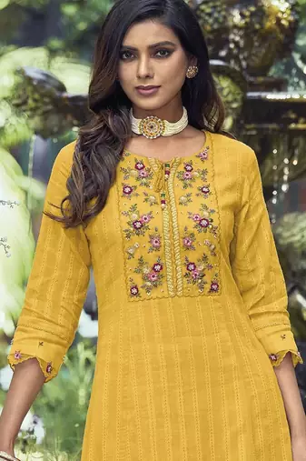 Women Floral Embroidered Thread Work Cotton Kurta with Trousers & With Dupatta