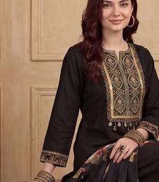 Women Floral Embroidered Thread Work Kurta with Trousers & With Dupatta