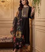 Women Floral Embroidered Thread Work Kurta with Trousers & With Dupatta