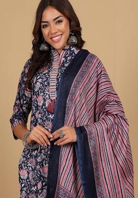 Floral printed cotton round neck kurta trouser & dupatta set 4