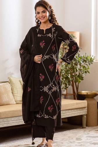 Women Floral Embroidered Thread Work Cotton Kurta with Trousers & With Dupatta