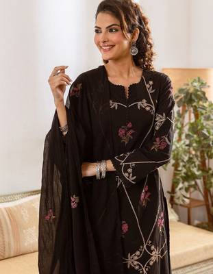 Women Floral Embroidered Thread Work Cotton Kurta with Trousers & With Dupatta 4
