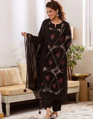 Women Floral Embroidered Thread Work Cotton Kurta with Trousers & With Dupatta 6