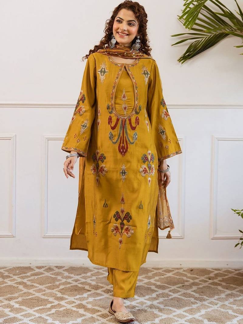Women Ethnic Motifs Embroidered Thread Work Kurta with Trousers & With Dupatta