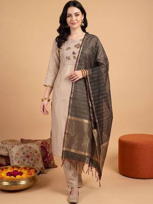 Women Ethnic Motifs Embroidered Thread Work Kurta with Trousers & With Dupatta 1