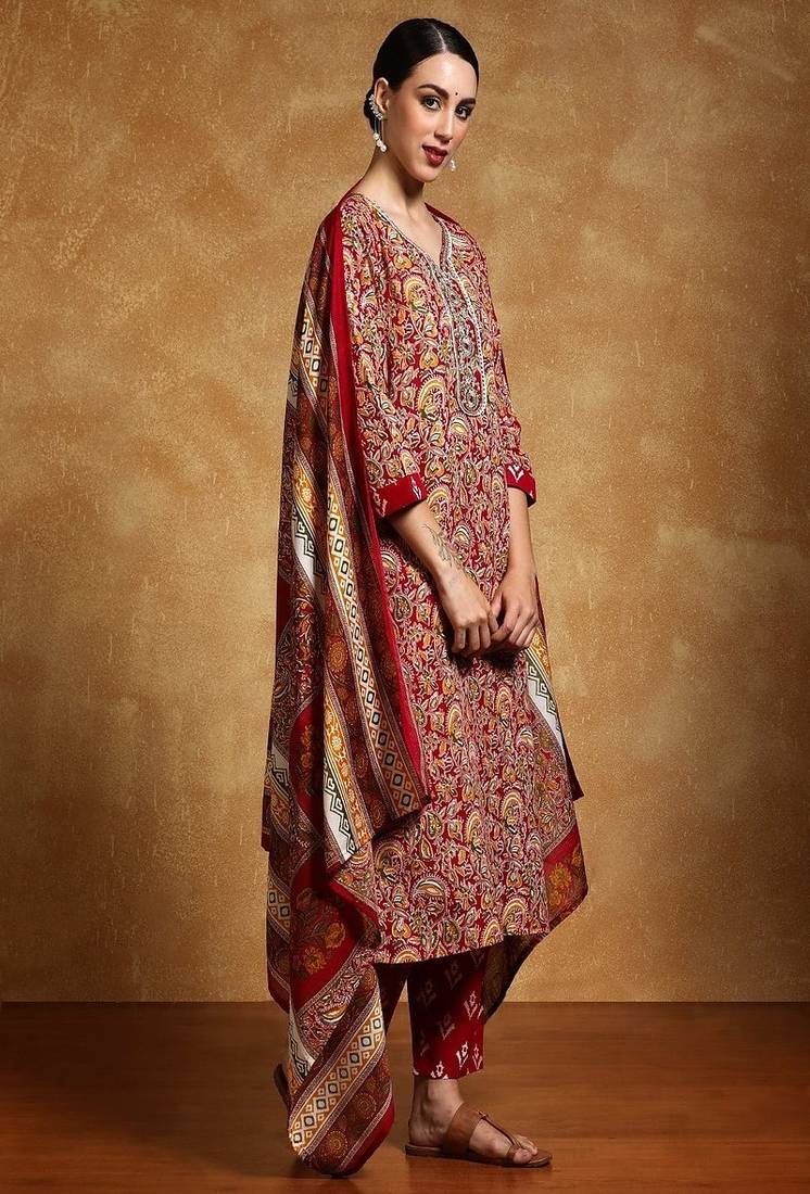 Floral printed cotton v neck kurta trouser & dupatta set