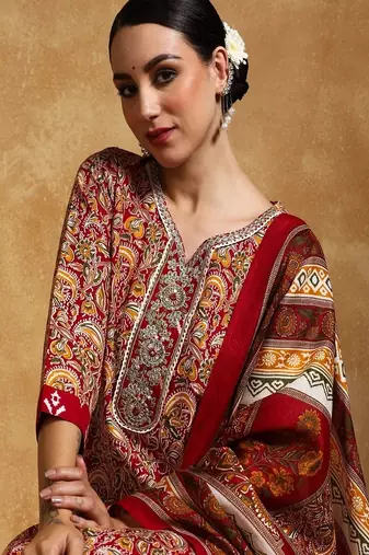 Floral printed cotton v neck kurta trouser & dupatta set