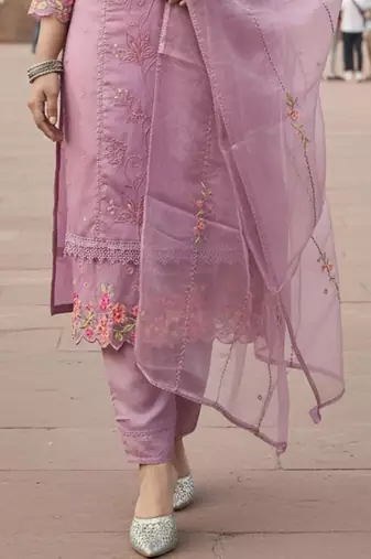 Women Ethnic Motifs Embroidered Thread Work Kurta with Trousers & With Dupatta