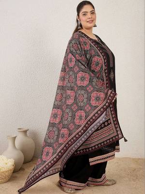 Plus Size Black Embroidered Straight Kurta Palazzos With Dupatta Set 4