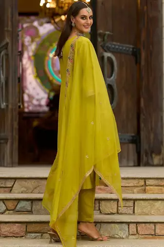 Ethnic Motifs Embroidered Thread Work A-Line Kurta with Trousers & With Dupatta
