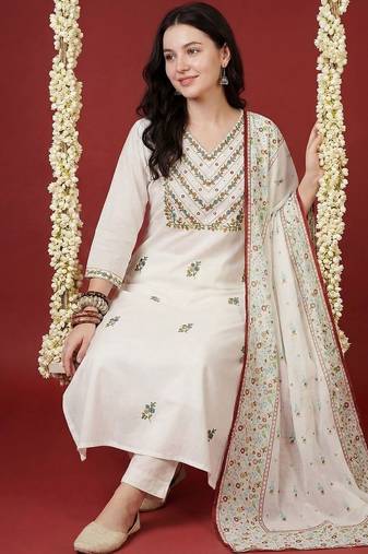 Women Ethnic Motifs Embroidered Thread Work Cotton Kurta with Trousers & With Dupatta