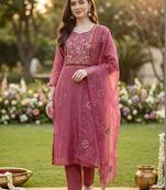 Women Floral Embroidered Thread Work Kurta with Trousers & With Dupatta