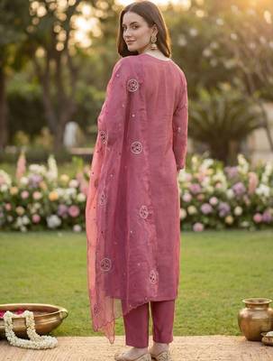 Women Floral Embroidered Thread Work Kurta with Trousers & With Dupatta 4