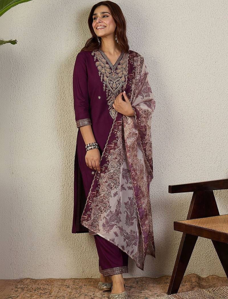 Women Ethnic Motifs Embroidered Thread Work Kurta with Trousers & Dupatta
