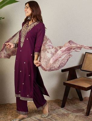 Women Ethnic Motifs Embroidered Thread Work Kurta with Trousers & Dupatta 5