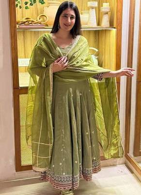 green vichitra silk blend  party wear embroidery anarkali suit set 1