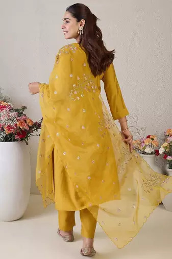 Women Ethnic Motifs Embroidered Thread Work Kurta with Trousers & With Dupatta