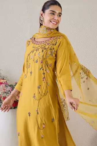 Women Ethnic Motifs Embroidered Thread Work Kurta with Trousers & With Dupatta