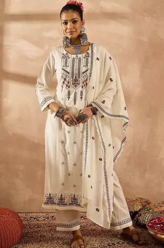 Women Floral Embroidered Thread Work Cotton Kurta with Trousers & With Dupatta