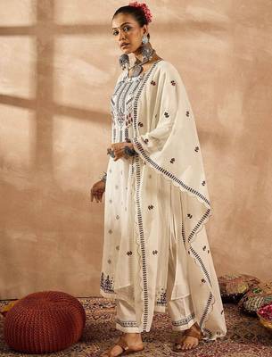 Women Floral Embroidered Thread Work Cotton Kurta with Trousers & With Dupatta 4