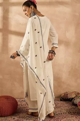 Women Floral Embroidered Thread Work Cotton Kurta with Trousers & With Dupatta