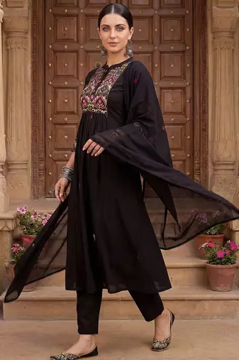 Women Ethnic Motifs Embroidered Thread Work Cotton Kurta with Trousers & With Dupatta