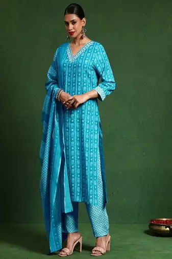 Floral printed cotton v neck kurta trouser & dupatta set