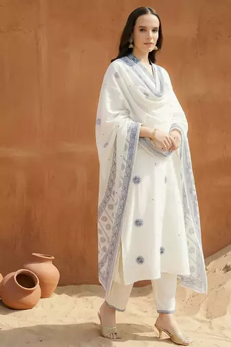 Women Floral Embroidered Thread Work Cotton Kurta with Trousers & With Dupatta