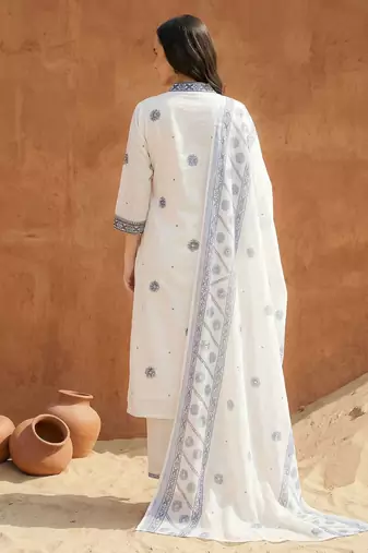 Women Floral Embroidered Thread Work Cotton Kurta with Trousers & With Dupatta