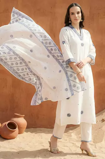 Women Floral Embroidered Thread Work Cotton Kurta with Trousers & With Dupatta