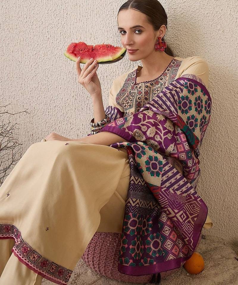 Women Ethnic Motifs Embroidered Thread Work Kurta with Salwar & Dupatta