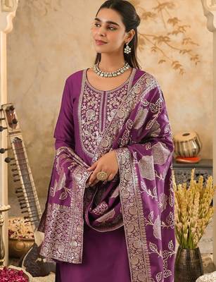 Ethnic Motifs Embroidered Sequinned Kurta With Trousers & Dupatta 2