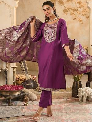 Ethnic Motifs Embroidered Sequinned Kurta With Trousers & Dupatta 1
