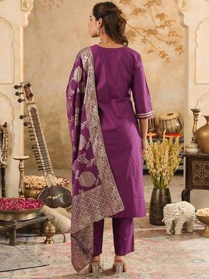 Ethnic Motifs Embroidered Sequinned Kurta With Trousers & Dupatta 4
