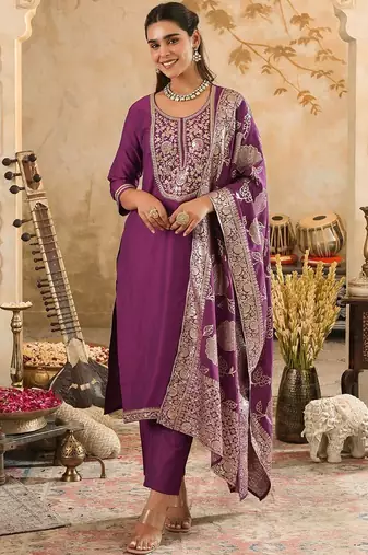 Ethnic Motifs Embroidered Sequinned Kurta With Trousers & Dupatta