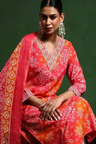 Floral printed cotton v neck kurta trouser & dupatta set