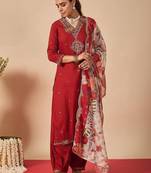Women Ethnic Motifs Embroidered Thread Work Kurta with Patiala & With Dupatta