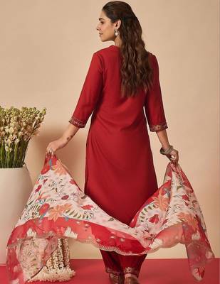 Women Ethnic Motifs Embroidered Thread Work Kurta with Patiala & With Dupatta 4