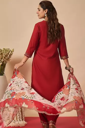 Women Ethnic Motifs Embroidered Thread Work Kurta with Patiala & With Dupatta